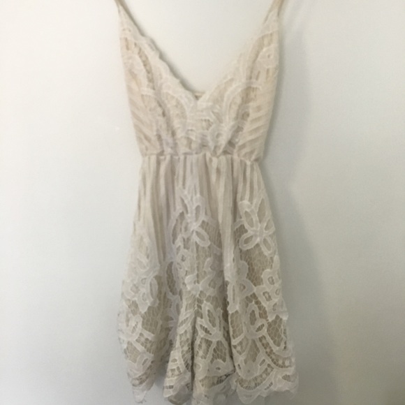 Lace romper - Picture 1 of 4